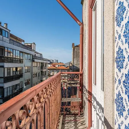 Guestready-cozy Duplex In Porto's Vibrant Heart *