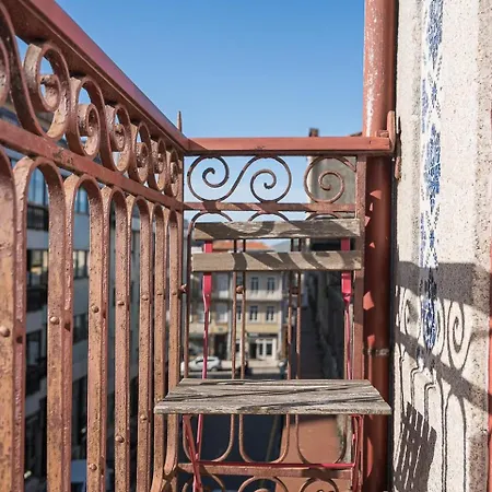 Guestready-cozy Duplex In Porto's Vibrant Heart * Porto