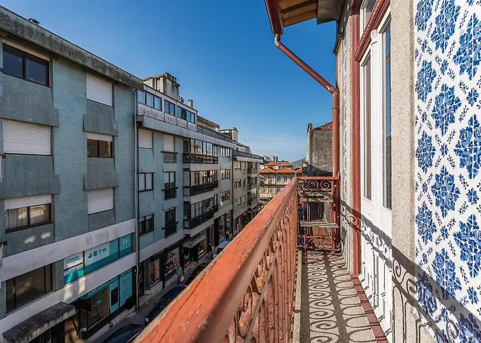Guestready-cozy Duplex In Porto's Vibrant Heart Porto