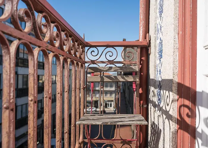 Guestready-cozy Duplex In Porto's Vibrant Heart * Porto