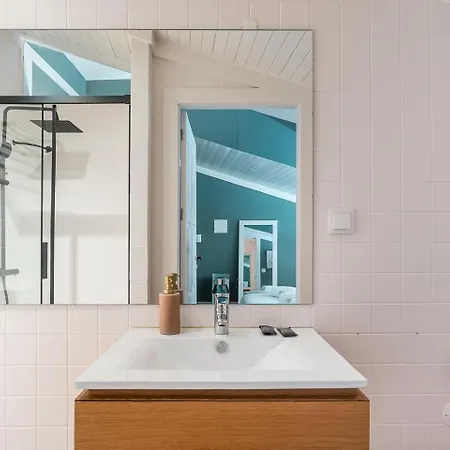 Guestready-cozy Duplex In Porto's Vibrant Heart Apartament Porto